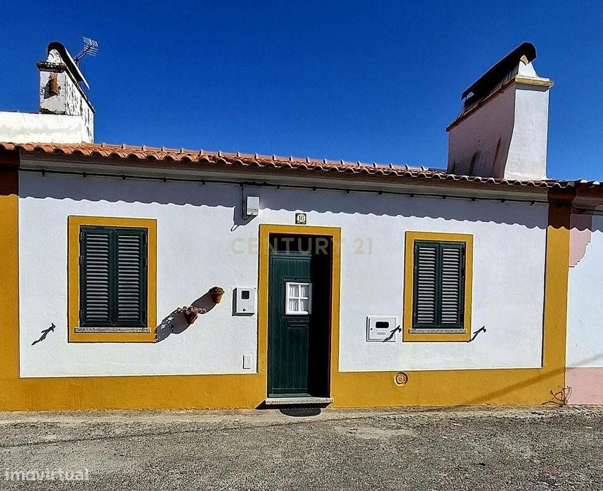 Casa T3 em Cabeço de Vide, Fronteira - Oportunidade Única!