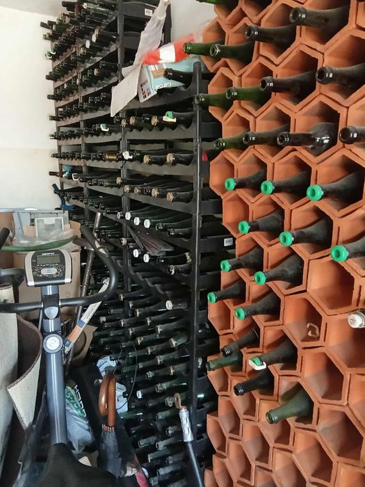 Garrafeira de plástico