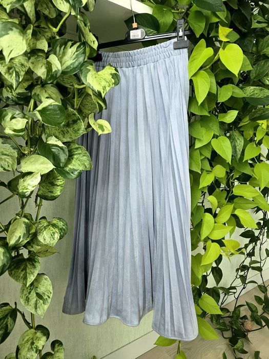 Спідниця плісерована нова.