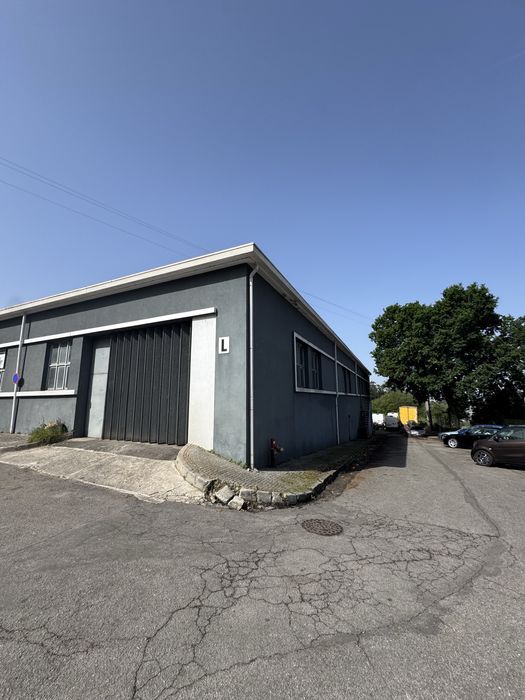 Armazém para Arrendamento | 400 m² | Pedrouços, entre Porto e Maia