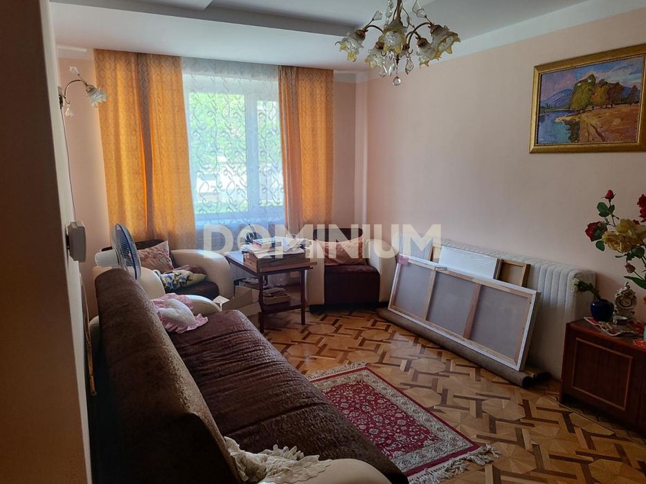Продається двокімнатна квартира в центрі м.Виноградів