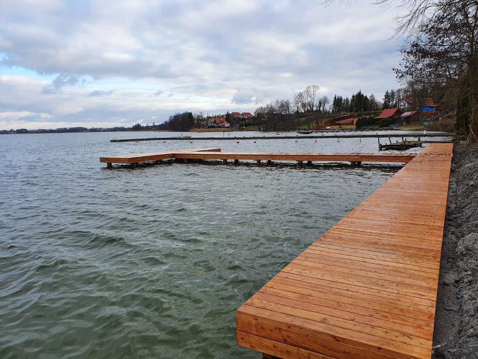 Budowa pomostów wbijanie pali kafar budowa pomostu