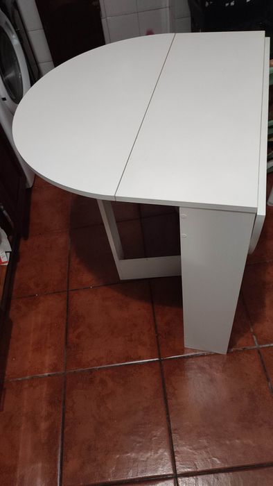Mesa dobrável branca