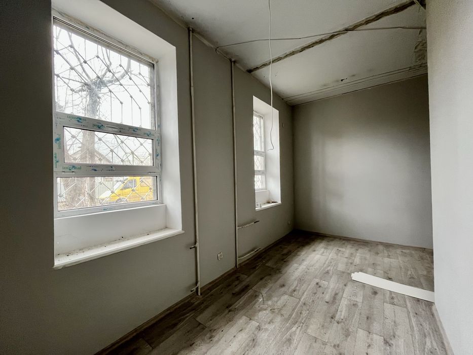 Продається приміщення 125 кв. м . Дніпровський район .