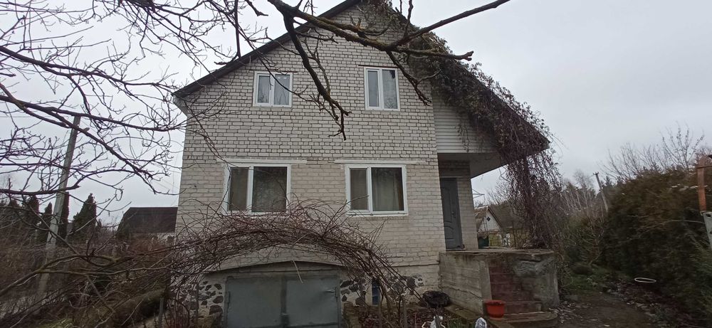 Продаж будинку,дачі