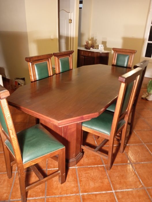 Mesa maciça c/ cadeiras