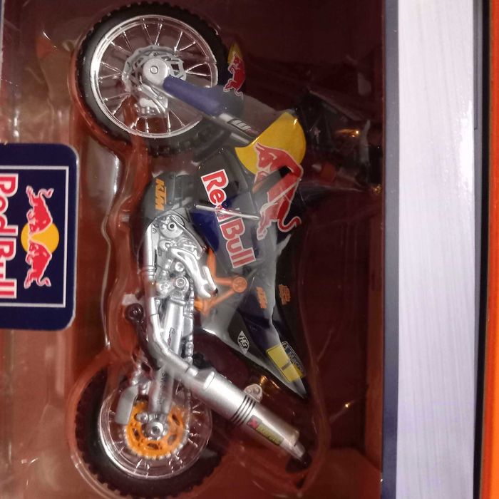 Moto 1/18 Maisto e Bburago com 10% de desconto