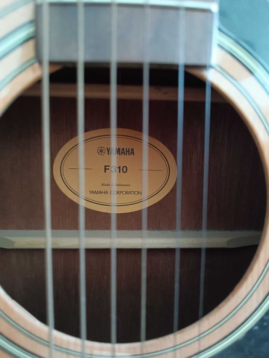 Guitarra Yamaha F310