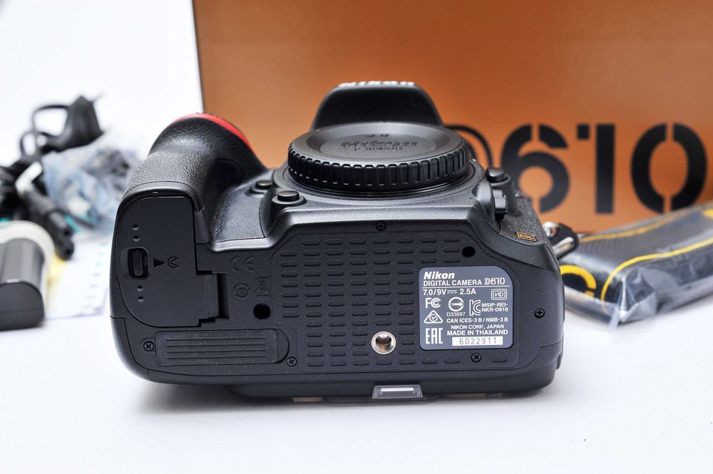 Nikon D610 Seminova
