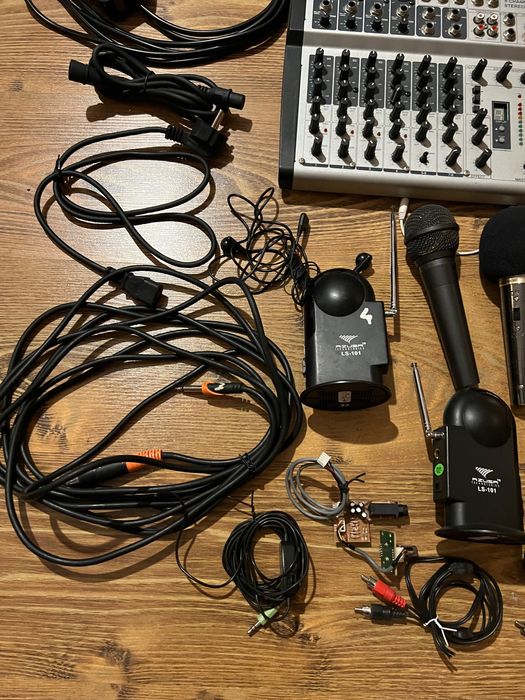 DJ zestaw - dymiarka, mikrofony, kable, inne