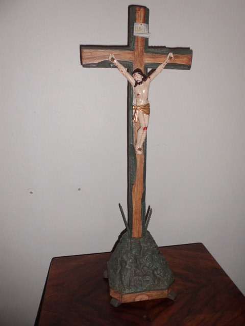 crucifixo de madeira artes da região Gandareza com mais de cem anos