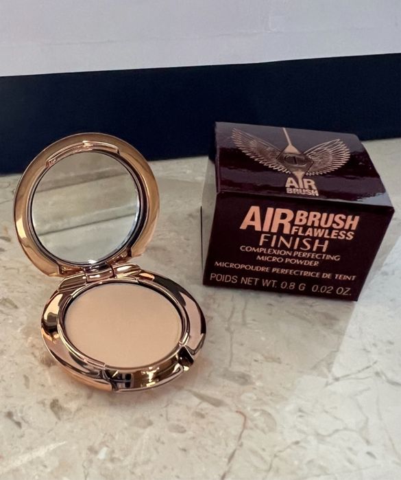 Charlotte Tilbury zestaw puder i szminka nowe! Oryginalne !