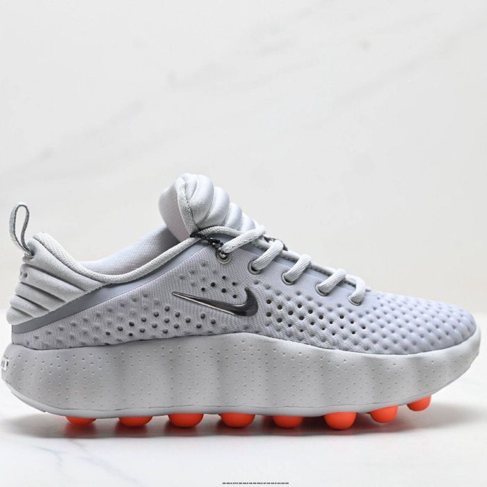 Кросівки Nike Mind 002