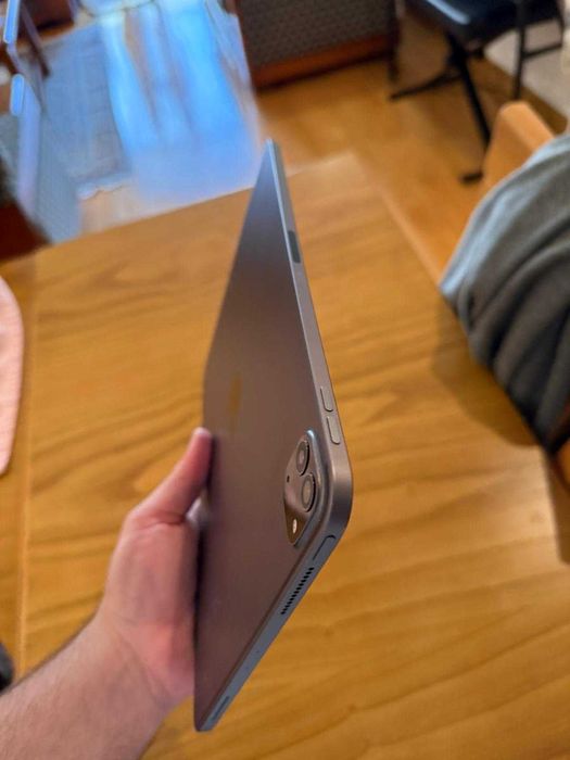 iPad Pro 11” 256GB + Apple Pencil + Teclado – Excelente estado – Pronto para uso profissional ou estudantil