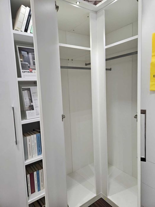 Po ekspozycyjna garderoba Optima / Helvetia