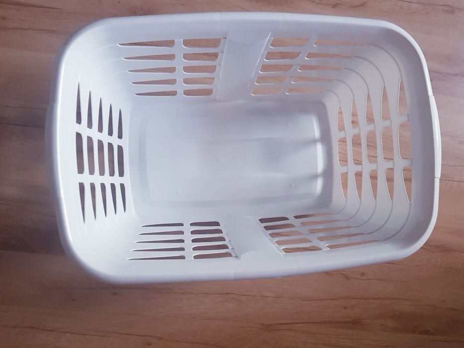 Plastikowy kosz na pranie Tesco Basics 31.5L