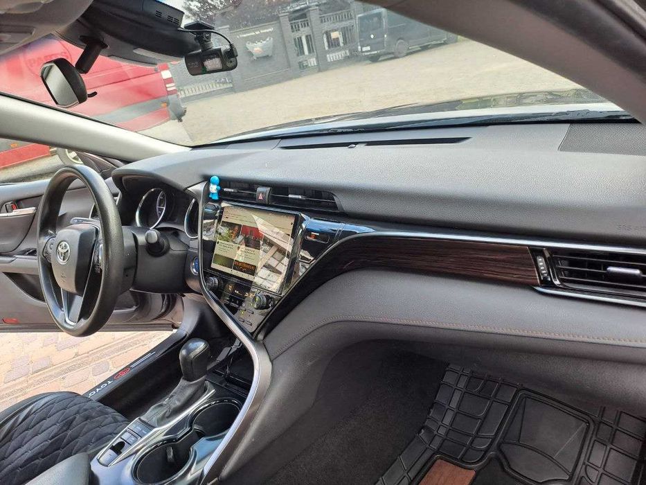 Toyota Camry гібрид 2020р.