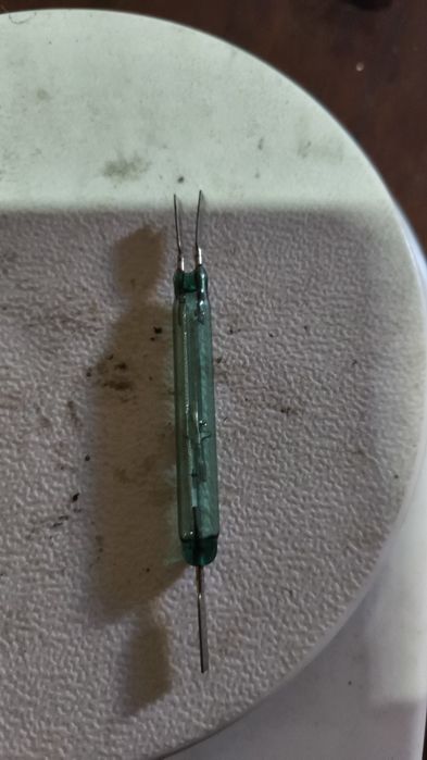 Продам герконы  МКА-52202 А, новые