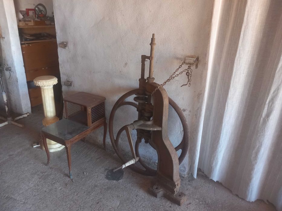 Engenho de furar industrial, 1895, furadeira de coluna ou de bancada, completa e funcional