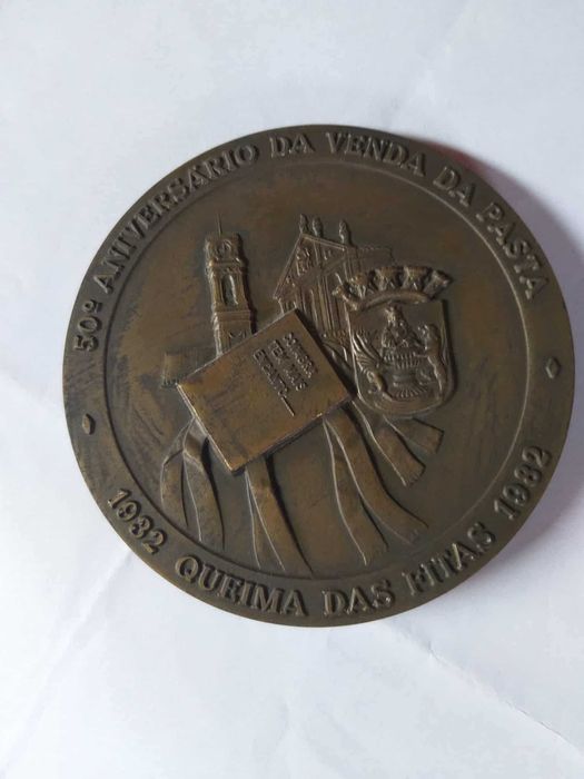 Medalha comemorativa dos 50 anos da venda da pasta na Univ. de Coimbra