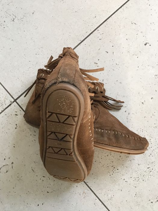 Botki zamszowe z frędzlami r. 40, Boho