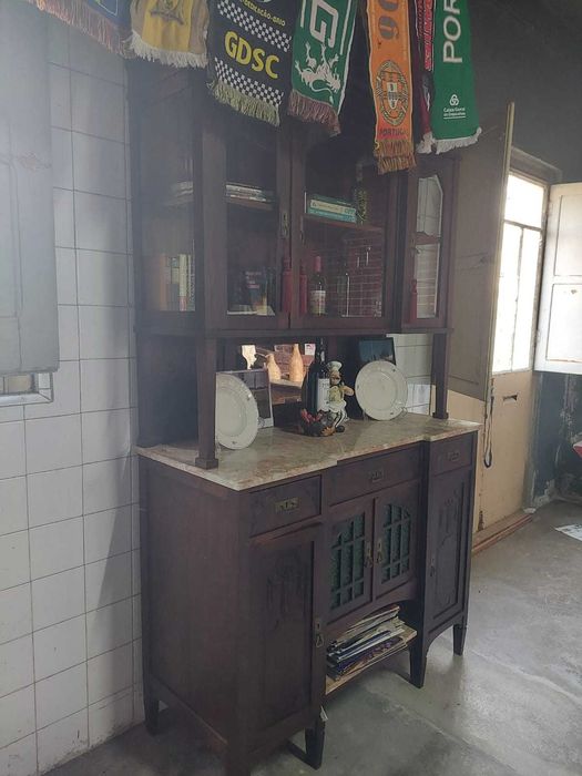 Louceiro de 3 portas em mogno com tampo em pedra Brescia