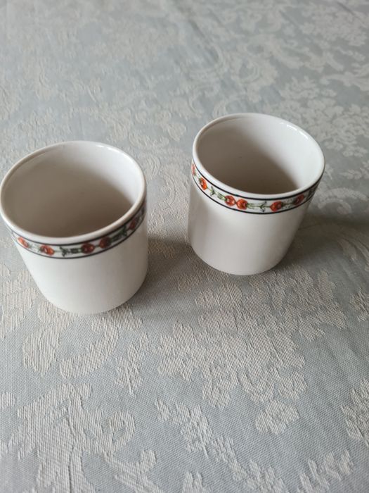 Porcelain Coffee Cups with Metal Base443473475614156804