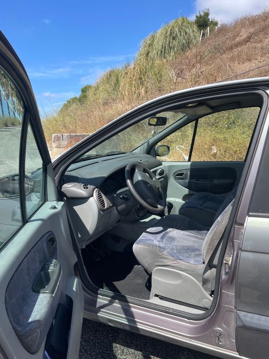 Renault Scenic em bom estado