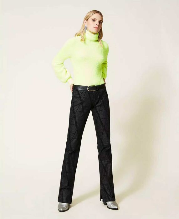 Dżinsy dzwony z brokatem