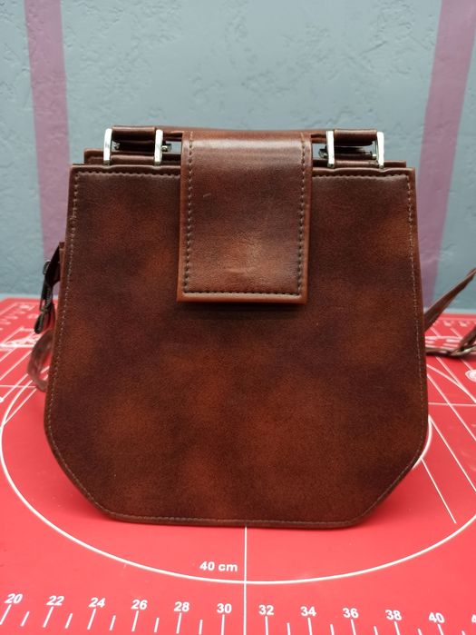 Жіноча стильна сумка коричневого кольору