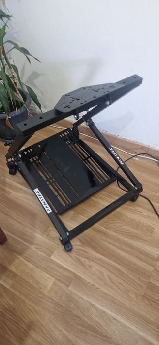Wheel stand cockpit