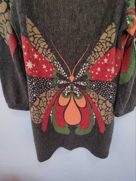 Vestido de manga comprida com borboleta