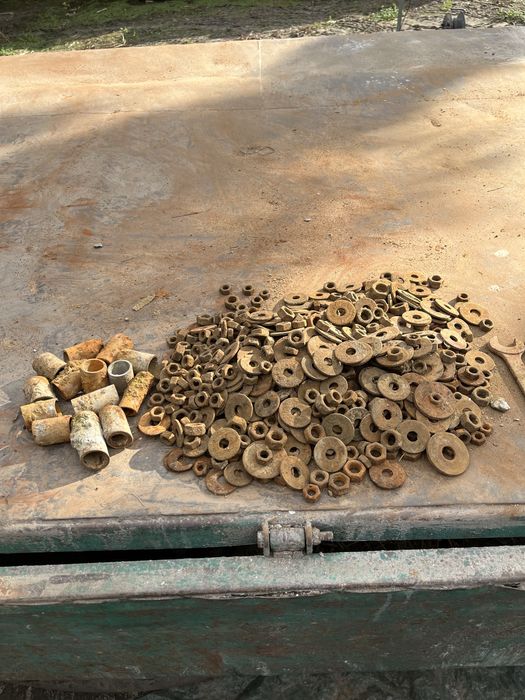 Nakrętki stalowe – różne rozmiary – na kg – szalunki  podkładki