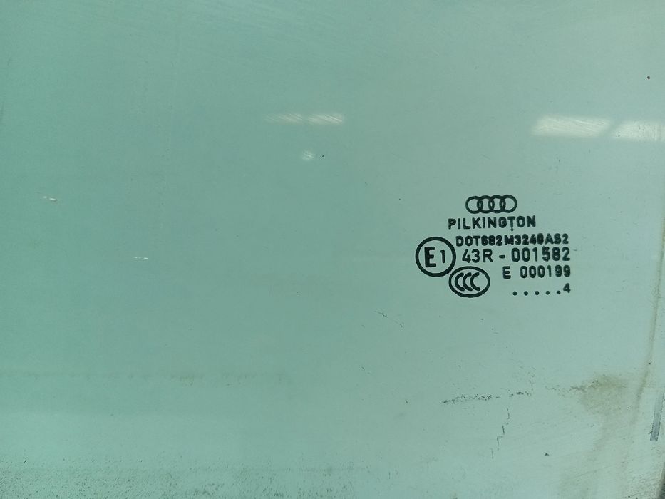 Vidro porta frente esquerda AUDI A3 (8P1)