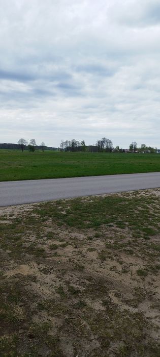 Sprzedam działki budowlane w spokojnej i cichej okolicy z wydanymi WZ bezterminowo 4 km od s17

* działka budowlana, do zabudowy mieszkaniowej jednoro