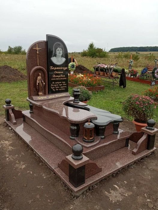 Пам'ятники від виробника LMR