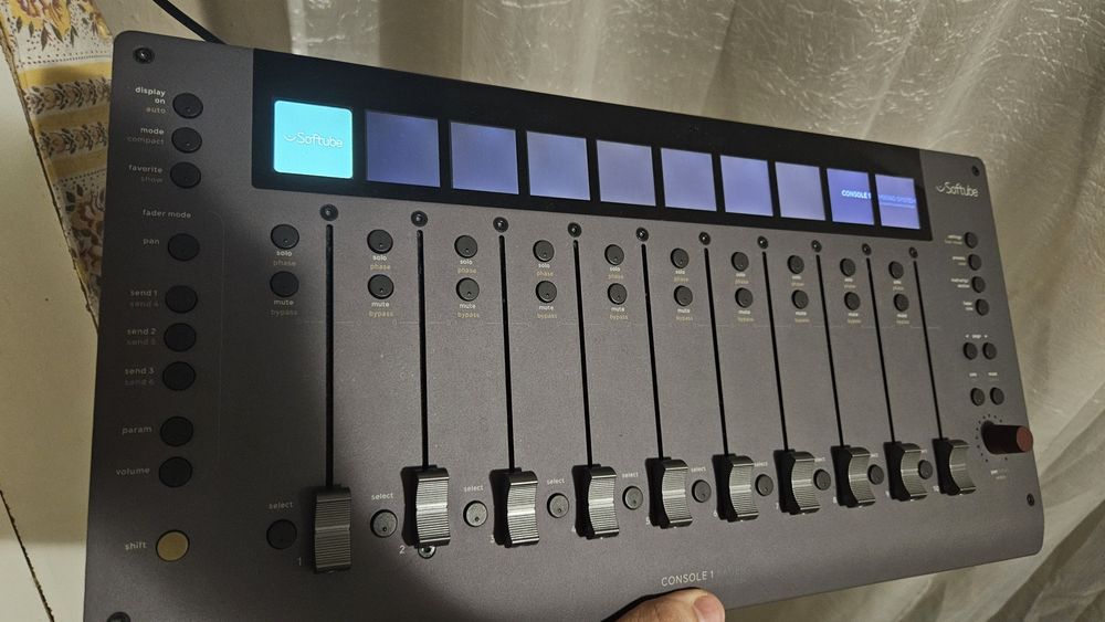 Softube Console Fader - Controlador de DAW