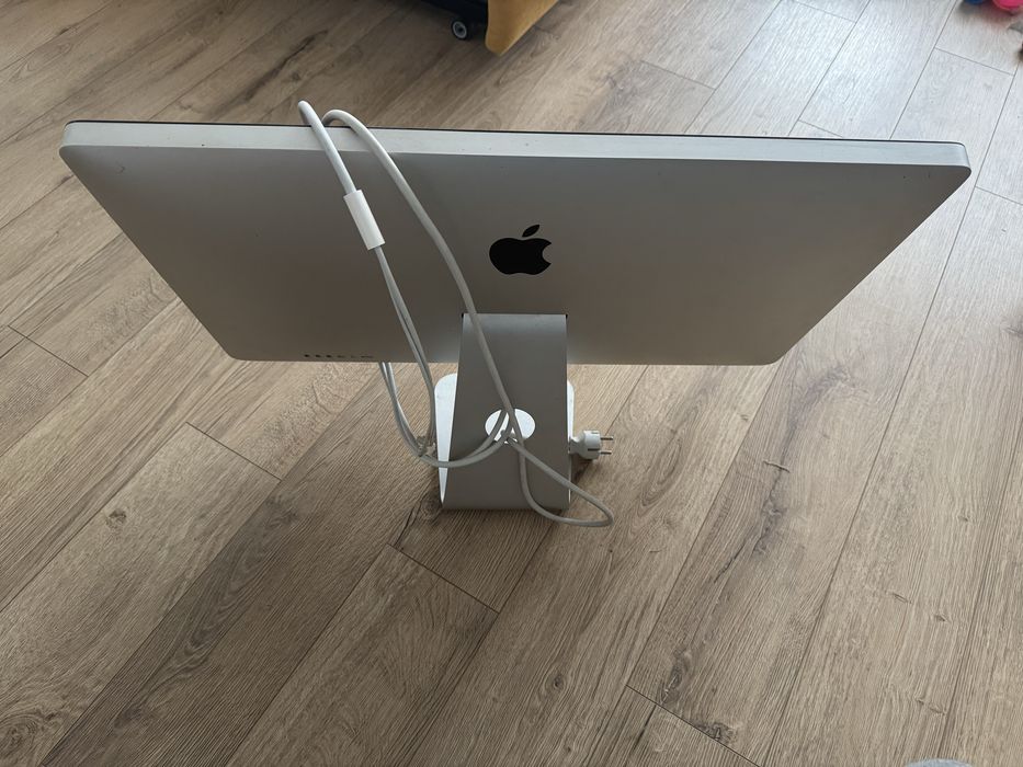 Apple LED Cinema Display 27″ A1316 — під ремонт