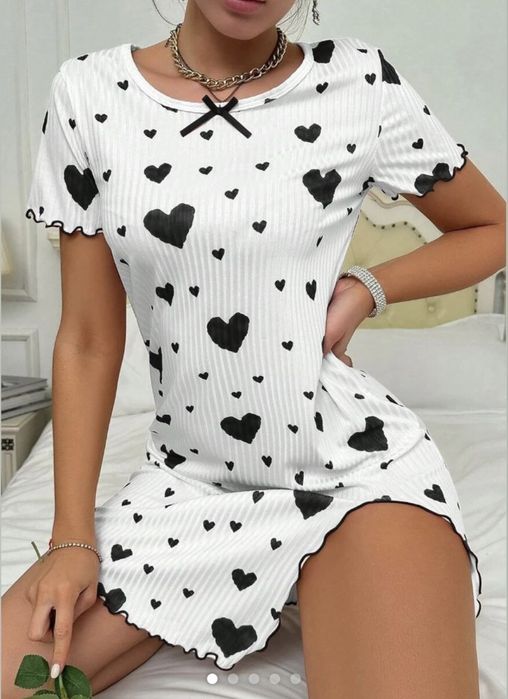 Жіноча нічна сорочка