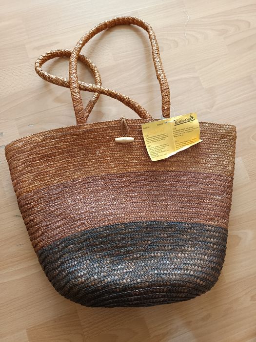 Nieużywana torba plażowa pleciona