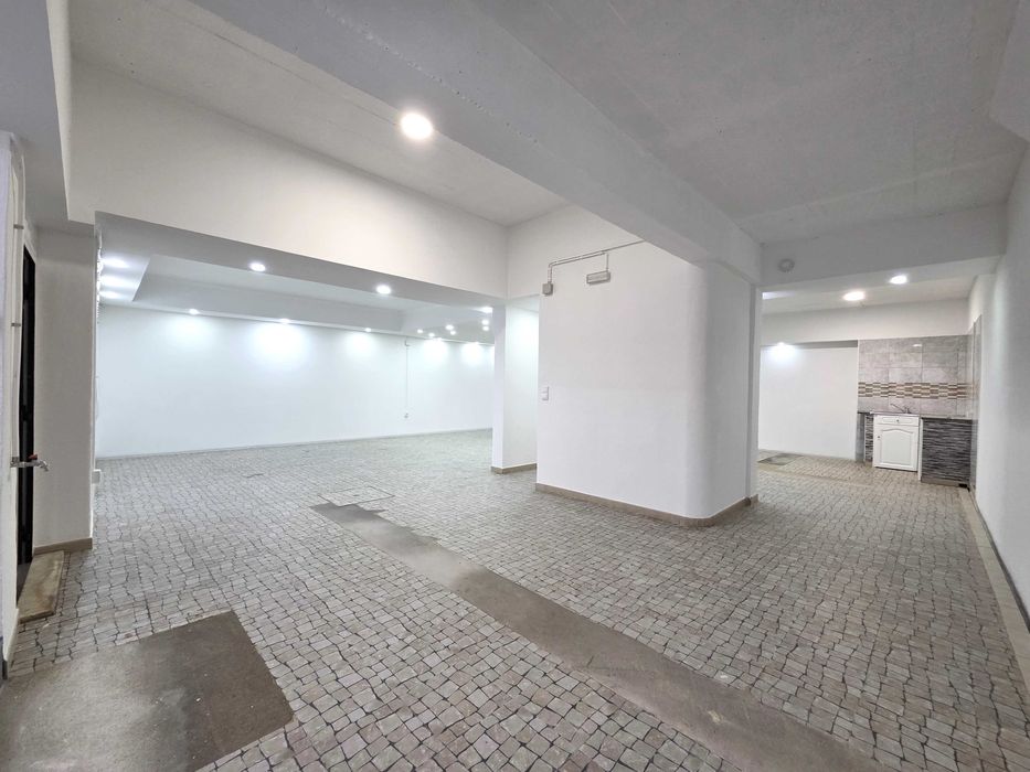 Alugo Espaço Comercial/ Armazém Sesimbra Vila