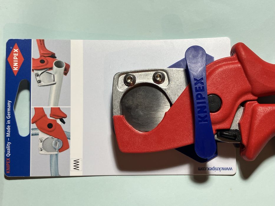 Alicate Knipex corta-tubos