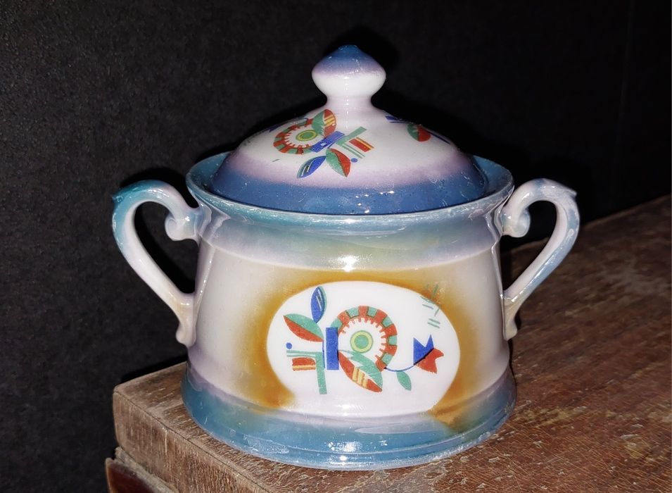 Stara, sygnowana cukiernica - kolorowa, irysowa malatura