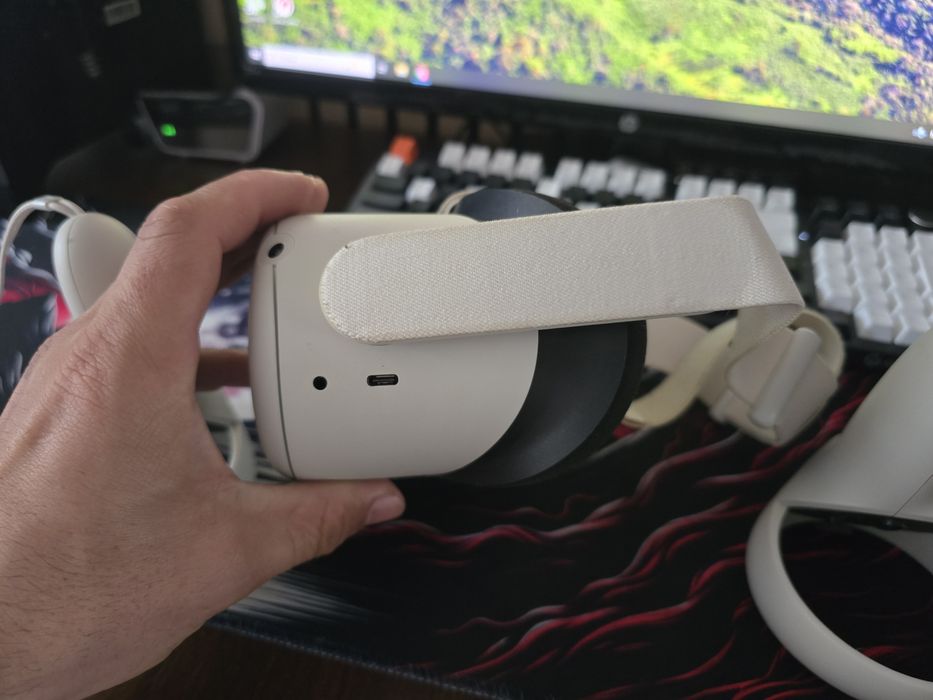 Окуляри віртуальної реальності Meta Oculus Quest 2 256ГБ