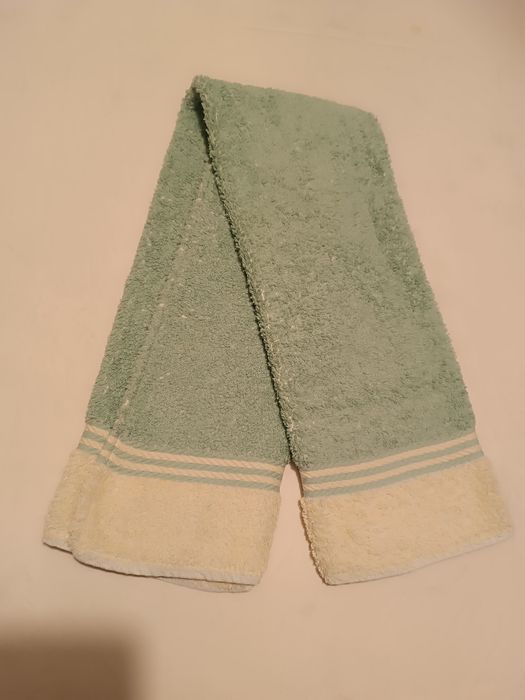 Toalha de Rosto Branca e Verde. 90*47cm