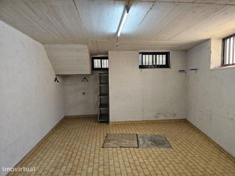 Box espaçosa, Venteira, Amadora