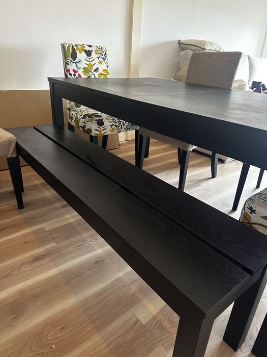 Banco madeira cor castanho preto. Medidas: 1,58*36 Modelo: Bjursta