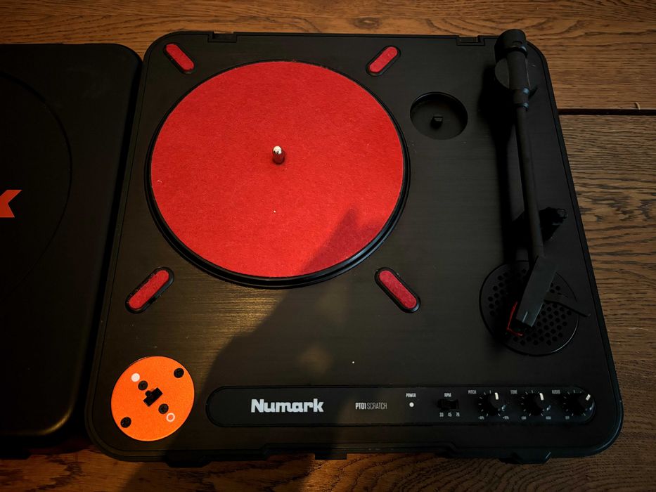 Gira-discos portátil Numark
