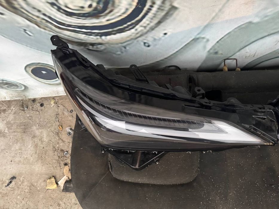 Lexus NX2 фари передні 4 лінзи система Blade Scan 22-25 року