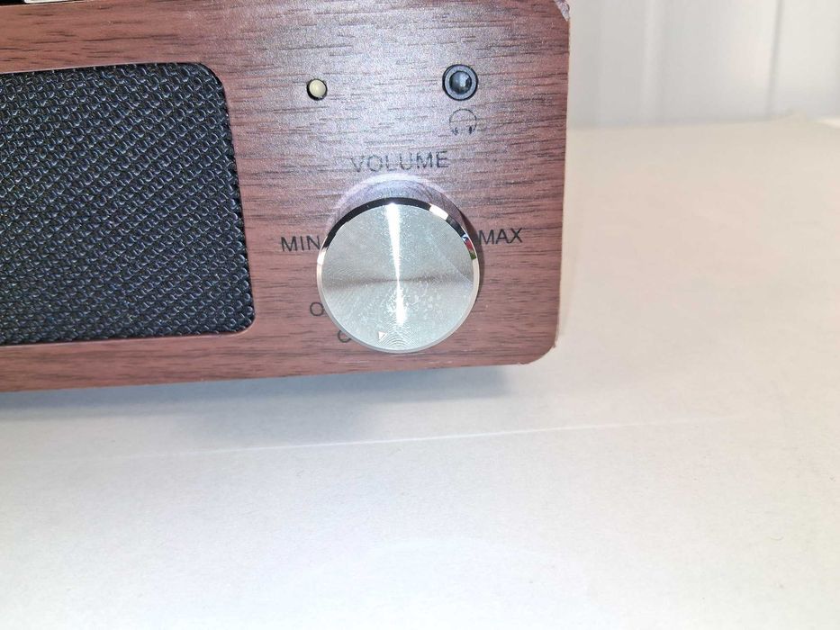 C227 Retro Music Player Turntable Odtwarzacz z USB Wbudowane Głośniki